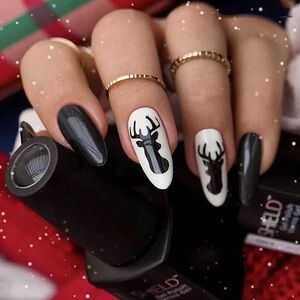 Winter Reindeer Press On Nails
